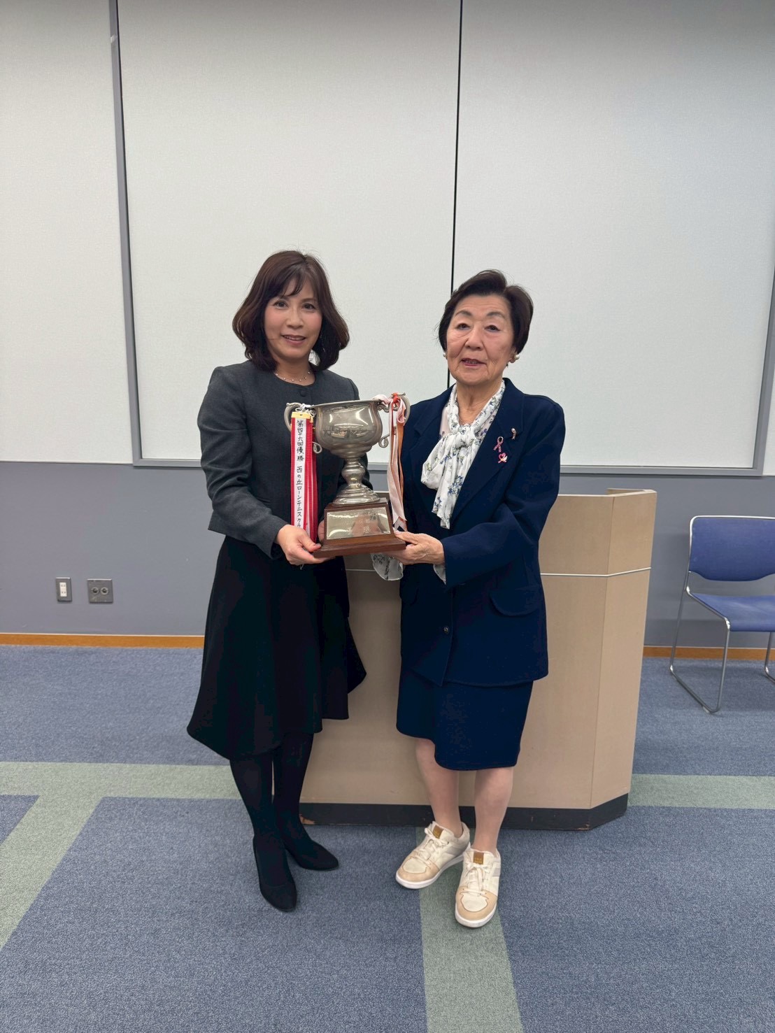 西の丘ローンテニスクラブ